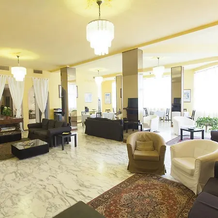 Roma Hotel 3*