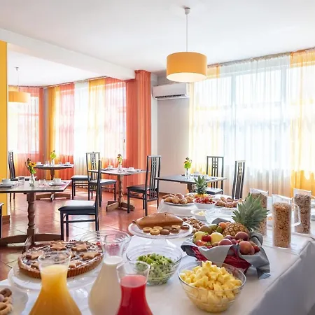 Roma Hotel 3*
