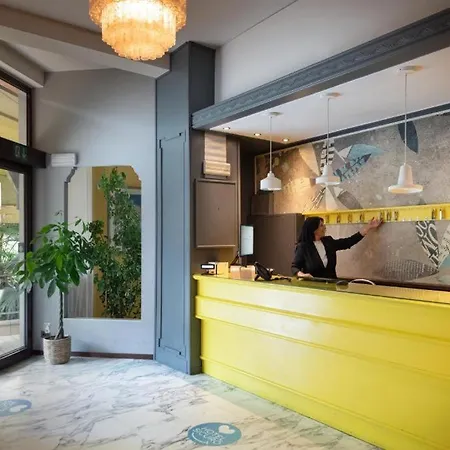 Roma Hotel 3*